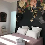 La Casa Sanills 3*