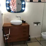 Konukevi La Casa Sanills 3*